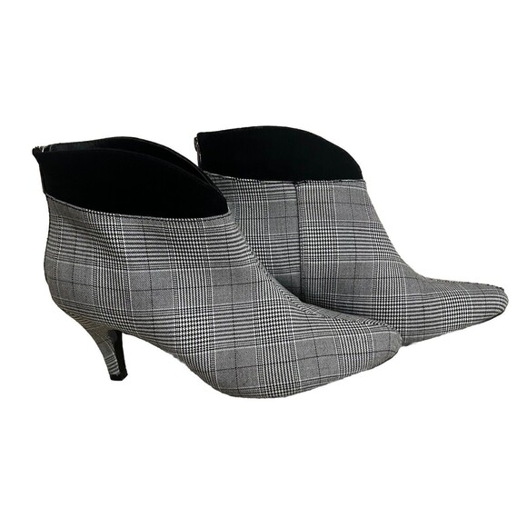 Comfort Women's Ankle Boot Size 9W Pointed Toe Back Zipper Black, White and Gray - Picture 2 of 13